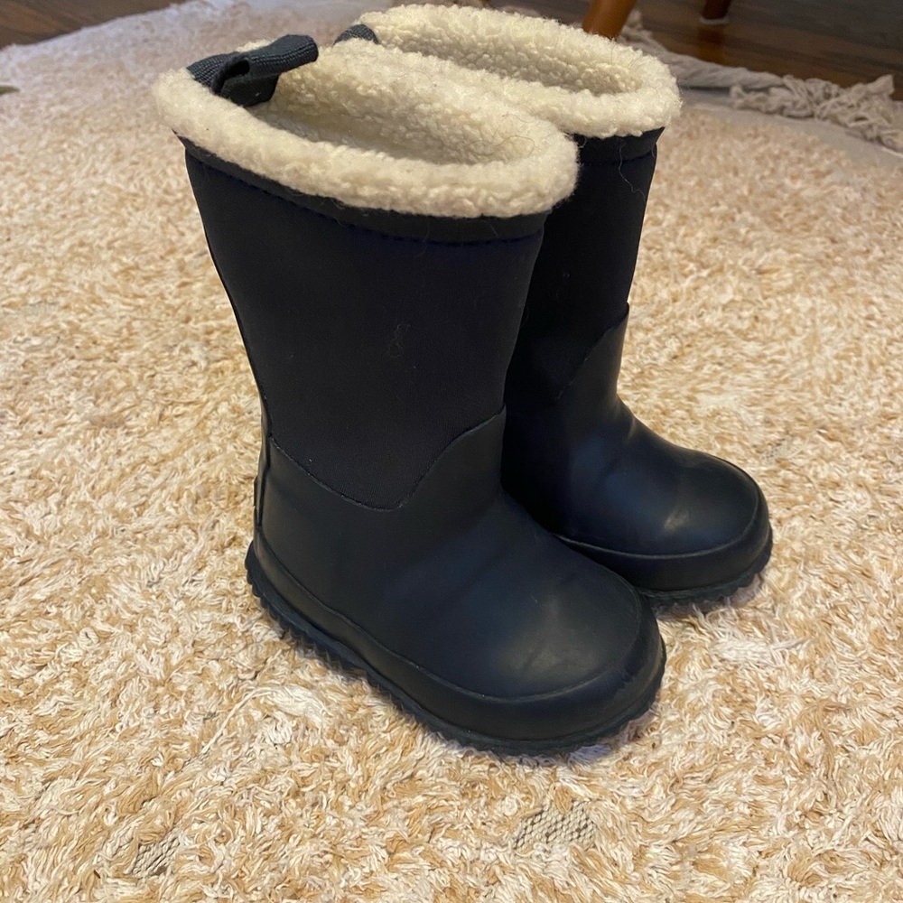 Hunter Black Winter Boots with Cream Lining